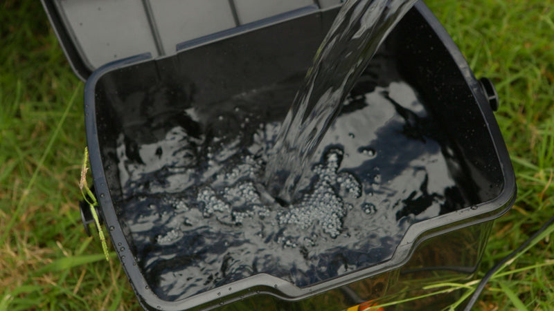 Load image into Gallery viewer, MEGUIARS Accessories 12-Volt Power Bucket