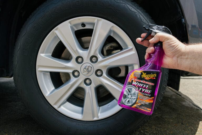 Load image into Gallery viewer, MEGUIARS Wheels & Tyres Factory Equipped Wheel and Tyre Cleaner - 709ml