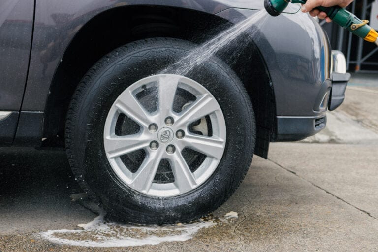 Load image into Gallery viewer, MEGUIARS Wheels & Tyres Factory Equipped Wheel and Tyre Cleaner - 709ml