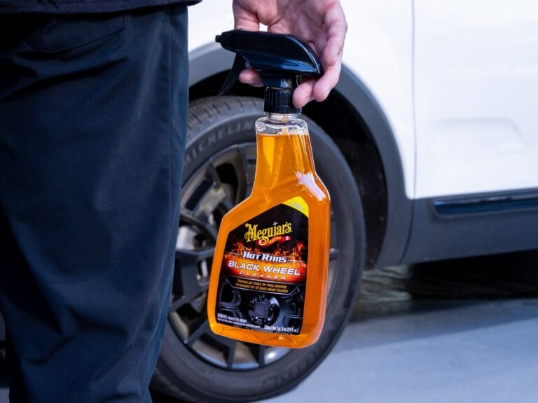 Load image into Gallery viewer, MEGUIARS Wheels & Tyres Hot Rims Black Wheel Cleaner - 709ml