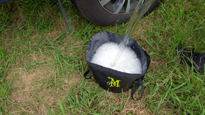 Load image into Gallery viewer, MEGUIARS Accessories 12-Volt Power Bucket
