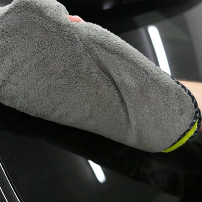 Load image into Gallery viewer, MEGUIARS Accessories Mega Supreme Shine Detailing Duo Towel - 70cm x 40cm

