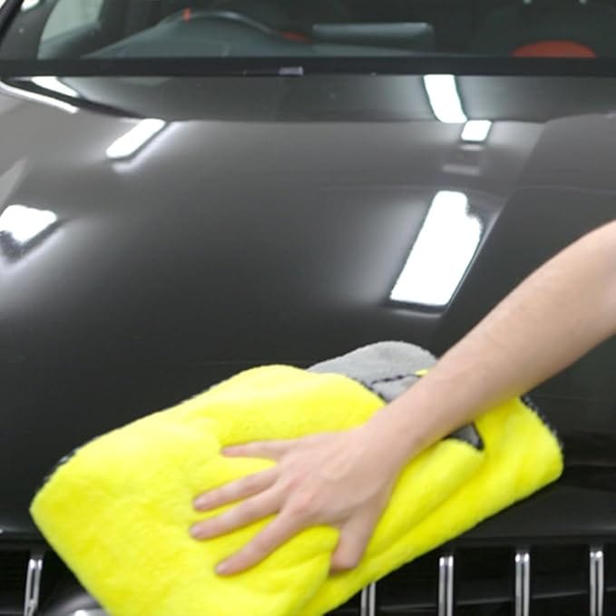 Load image into Gallery viewer, MEGUIARS Accessories Mega Supreme Shine Detailing Duo Towel - 70cm x 40cm
