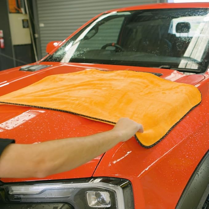 Load image into Gallery viewer, MEGUIARS Accessories Mega Supreme Shine Drying Towel - 60cm x 90cm
