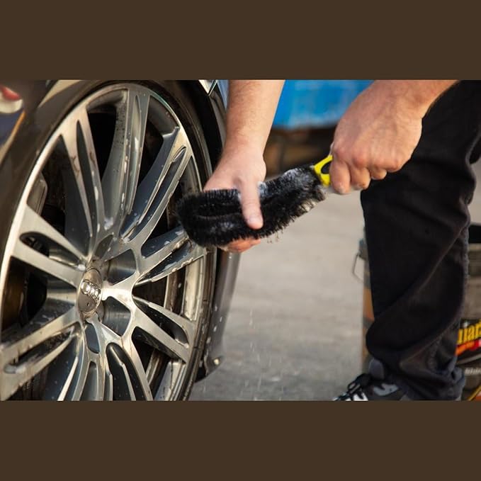 Load image into Gallery viewer, MEGUIARS Accessories Supreme Shine Universal Wheel Brush
