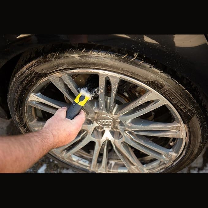 Load image into Gallery viewer, MEGUIARS Accessories Supreme Shine Universal Wheel Brush
