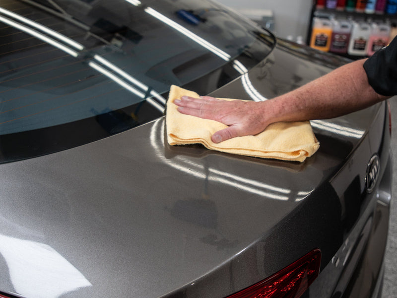 Load image into Gallery viewer, MEGUIARS Polish &amp; Protect Deep Crystal Carnauba Wax Liquid - 473ml
