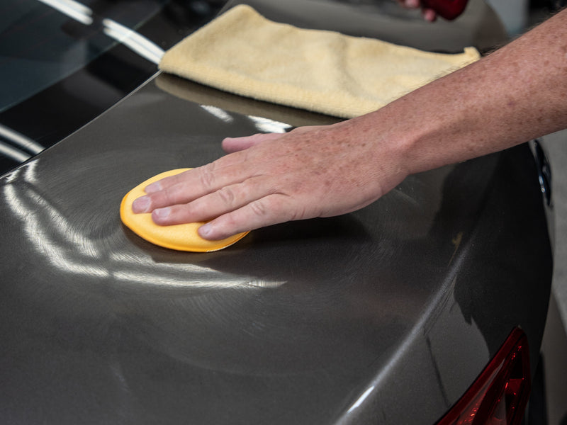 Load image into Gallery viewer, MEGUIARS Polish &amp; Protect Deep Crystal Carnauba Wax Liquid - 473ml

