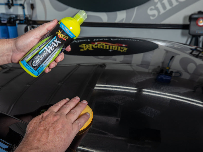Load image into Gallery viewer, MEGUIARS Polish &amp; Protect Hybrid Ceramic Liquid Wax - 473ml
