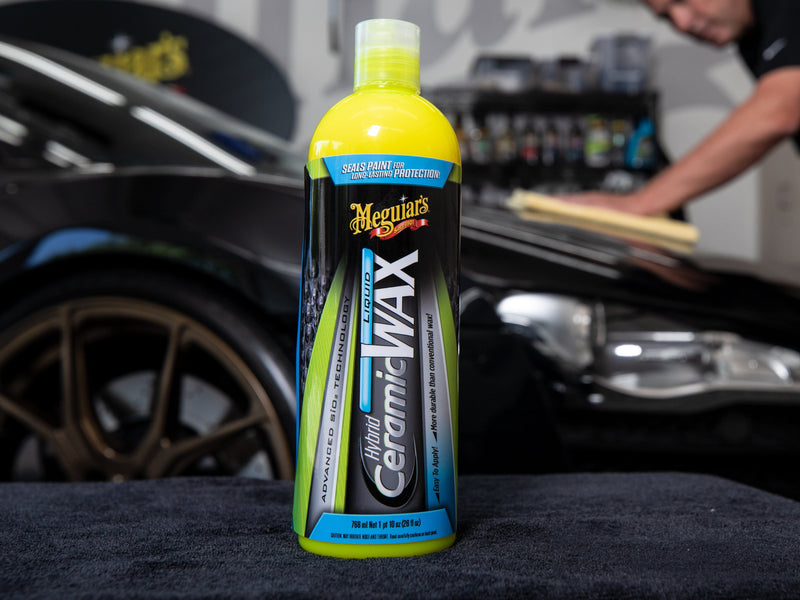 Load image into Gallery viewer, MEGUIARS Polish &amp; Protect Hybrid Ceramic Liquid Wax - 473ml
