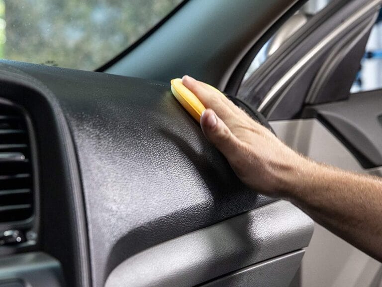 Load image into Gallery viewer, MEGUIARS Polish &amp; Protect Natural Shine Protectant - 473ml
