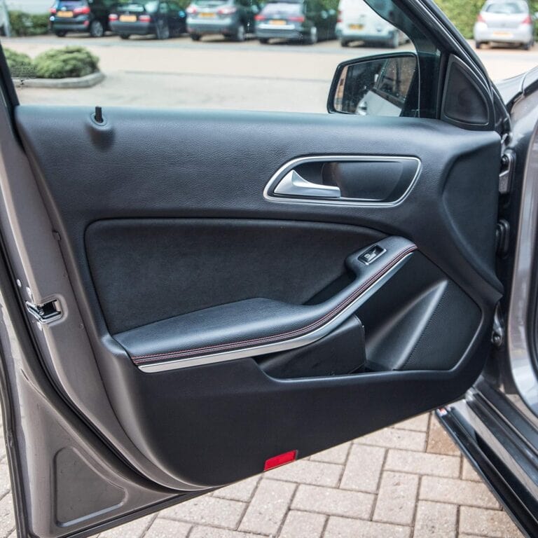 Load image into Gallery viewer, MEGUIARS Polish &amp; Protect Supreme Shine Hi-Gloss Protectant - 473ml
