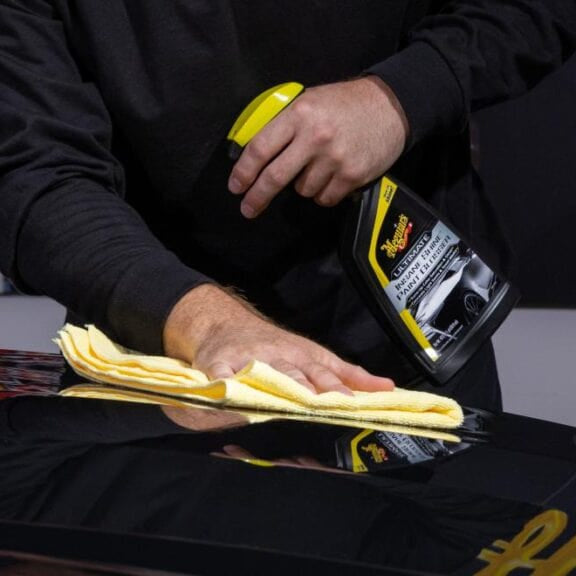 Load image into Gallery viewer, MEGUIARS Polish &amp; Protect Ultimate Insane Shine Paint Glosser - 473ml
