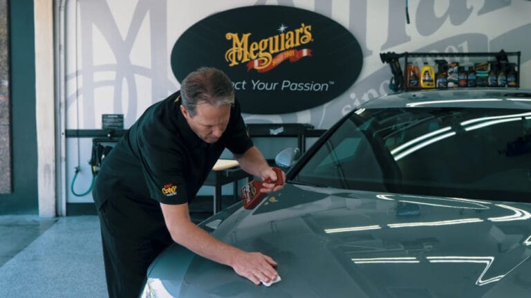 Load image into Gallery viewer, MEGUIARS Surface Prep Smooth Surface Clay Kit
