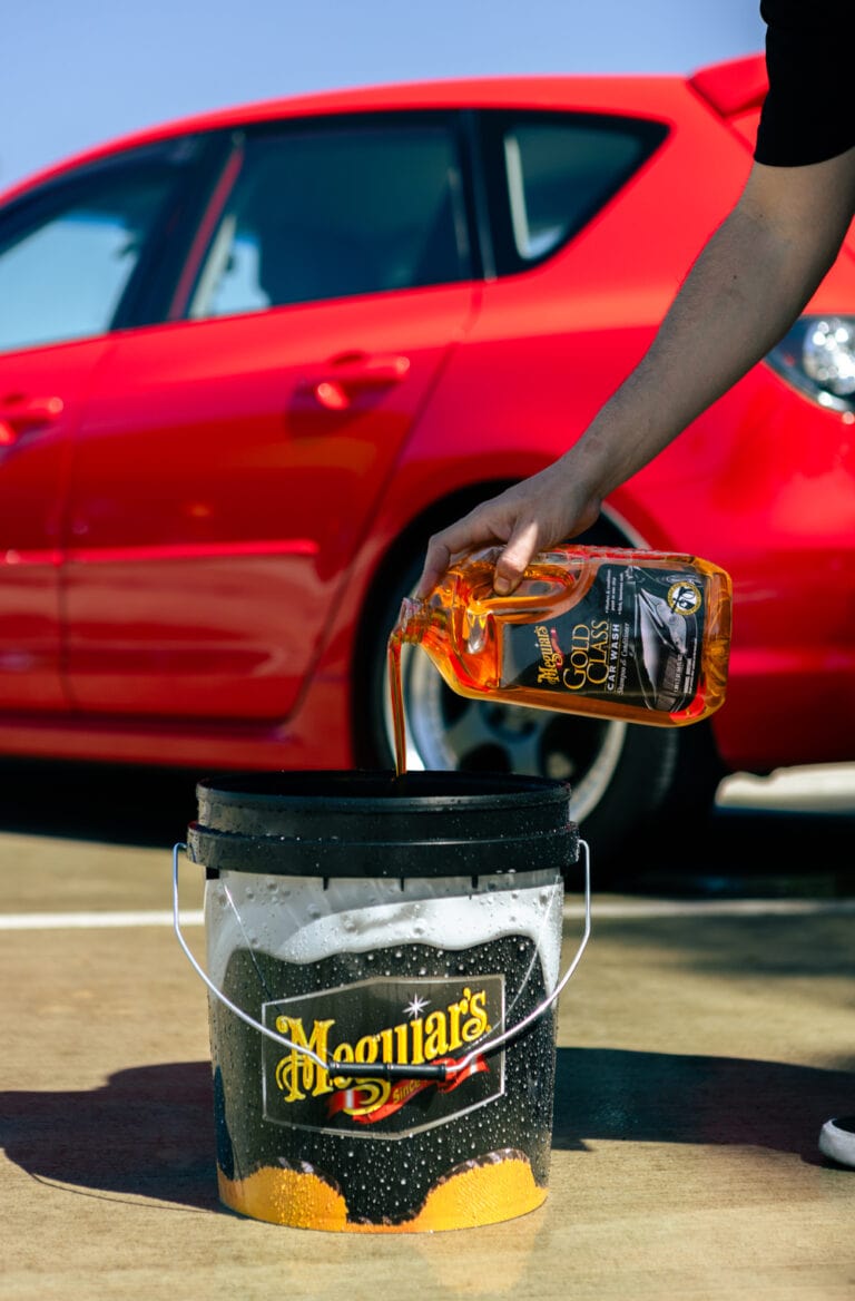 Load image into Gallery viewer, MEGUIARS Wash &amp; Maintain Gold Class Car Wash Shampoo and Conditioner - 473ml
