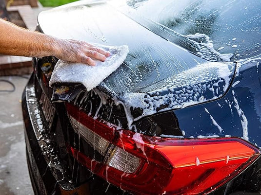 MEGUIARS Wash & Maintain Shampoo Plus Car Wash - 3.78L