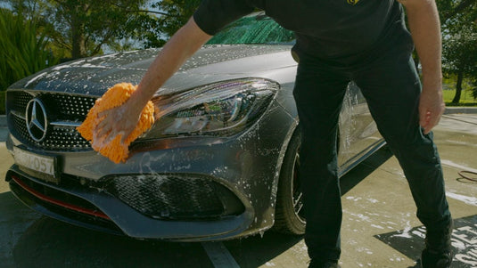 MEGUIARS Wash & Maintain Ultimate Wash and Wax - 473ml