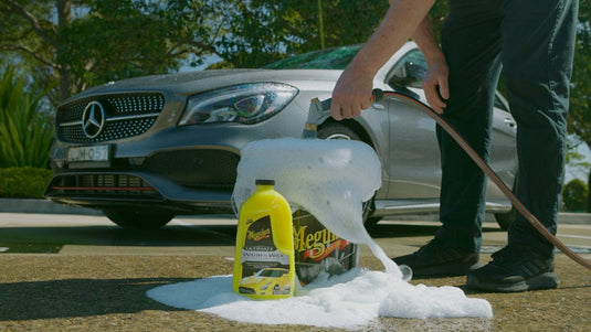 MEGUIARS Wash & Maintain Ultimate Wash and Wax - 473ml