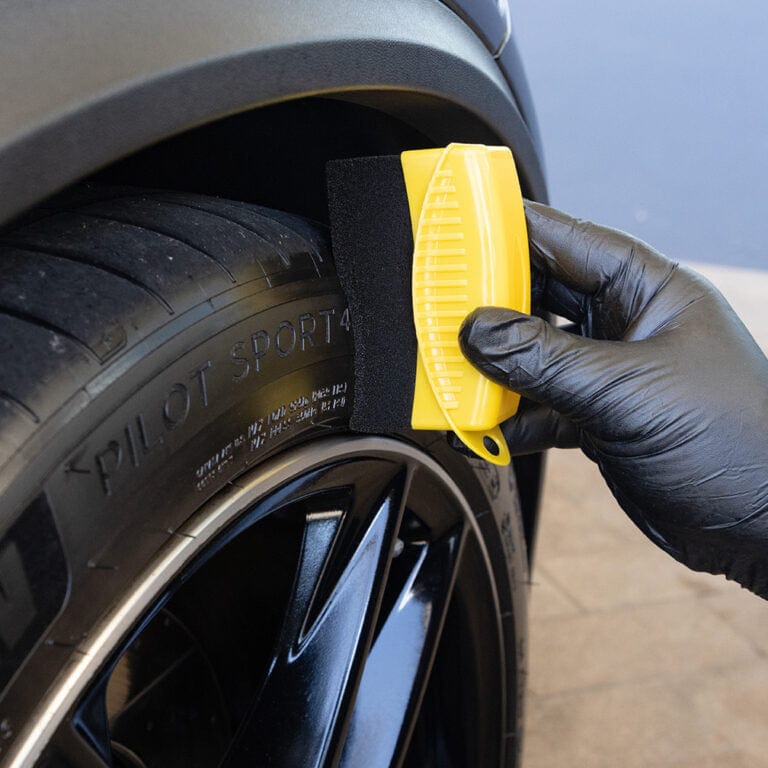 Load image into Gallery viewer, MEGUIARS Wheels &amp; Tyres Endurance High Gloss Tyre Gel - 473ml
